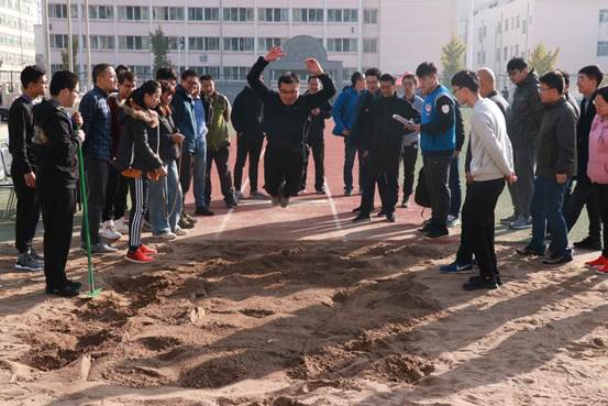 说明: C:\Users\Administrator\Desktop\tyc1286太阳成集团2019年师生运动会\tyc1286太阳成集团2019年师生运动会\7abdfbbab2fc6ff.jpg
